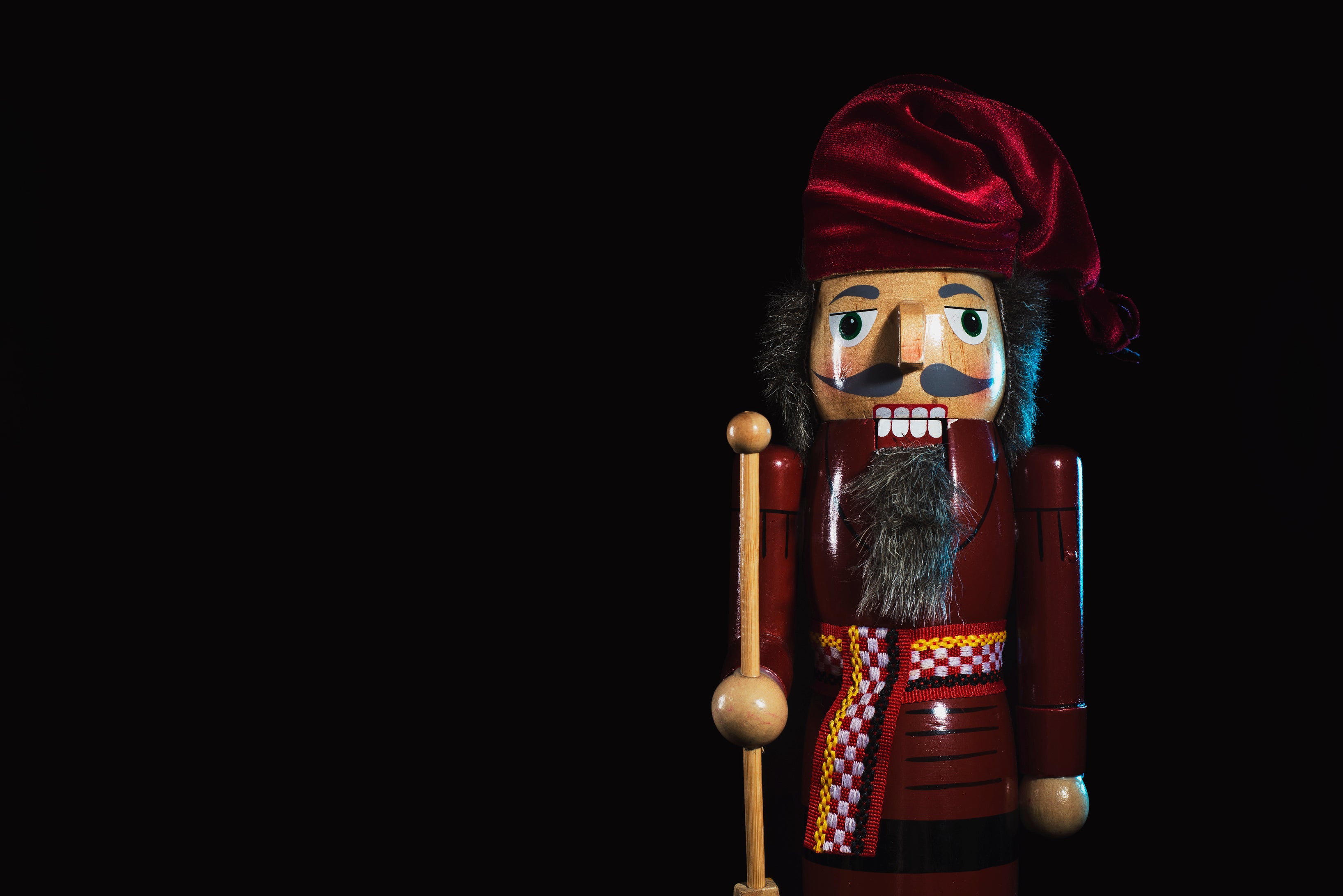 wood-nutcracker-decoration.jpg